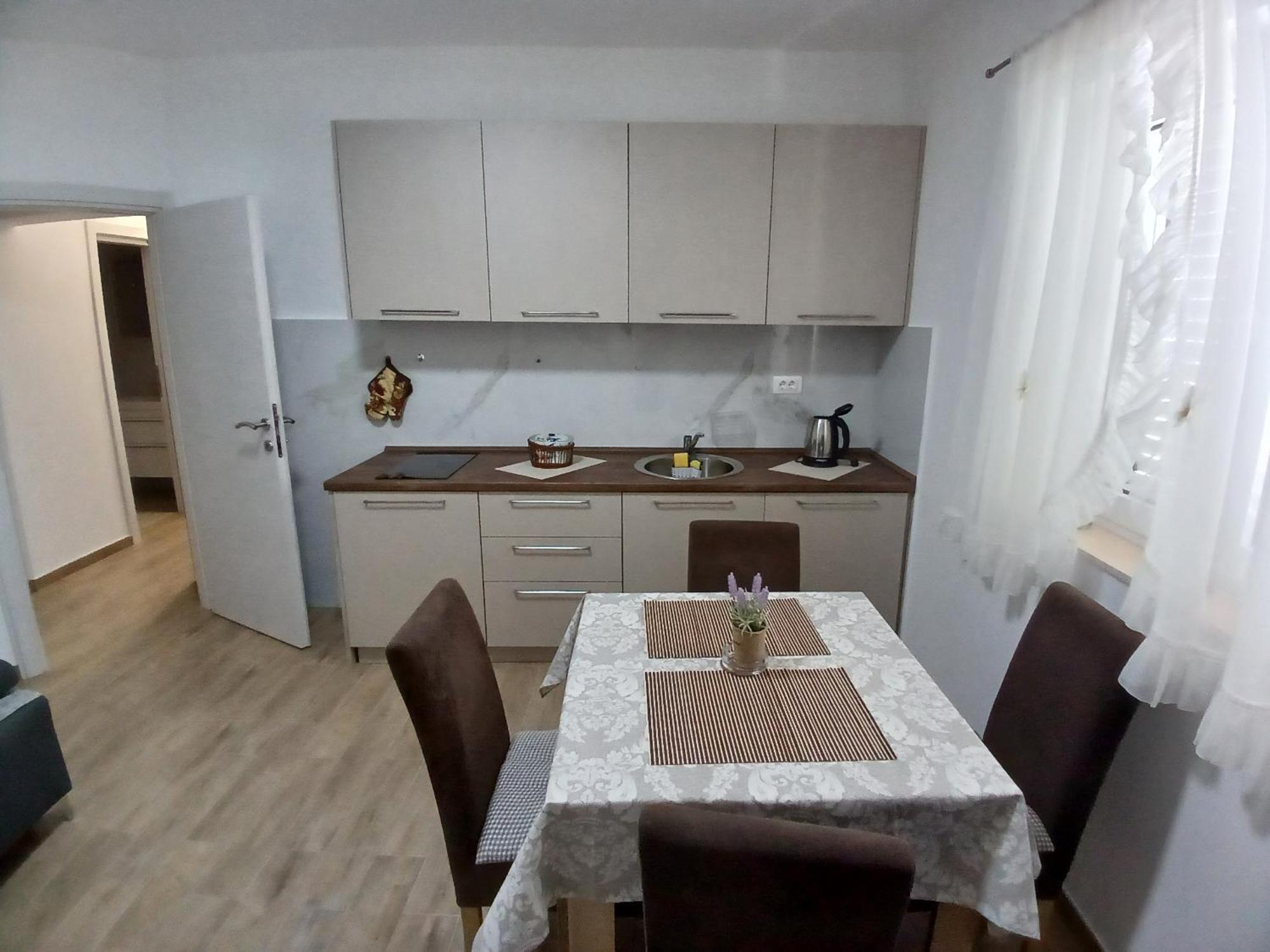 Apartments Tiha Noc 科托尔 外观 照片