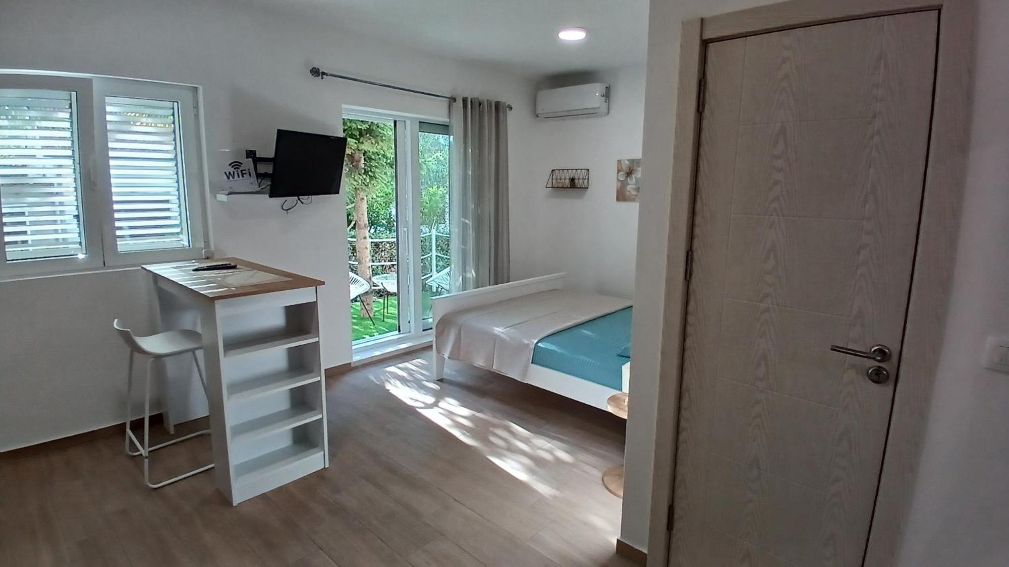 Apartments Tiha Noc 科托尔 外观 照片